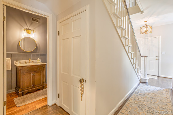 3216 Boxwood Drive