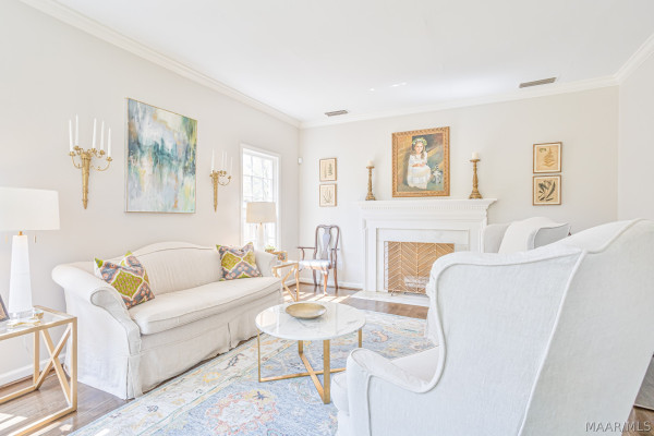3216 Boxwood Drive
