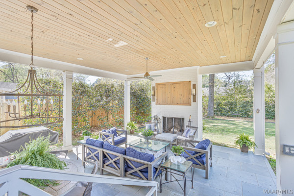 3216 Boxwood Drive