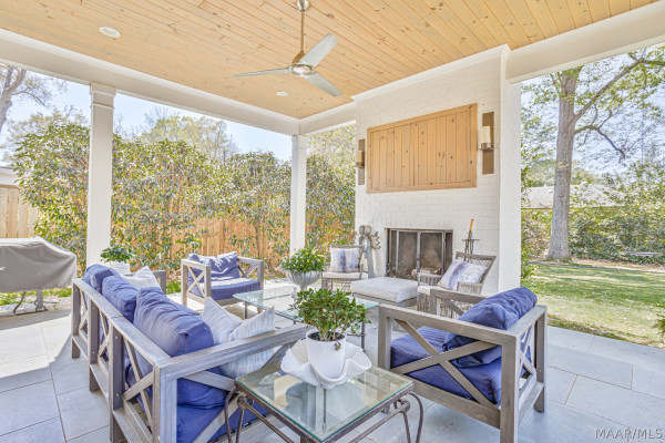 3216 Boxwood Drive