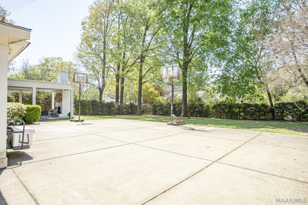 3216 Boxwood Drive