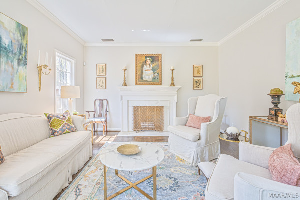 3216 Boxwood Drive