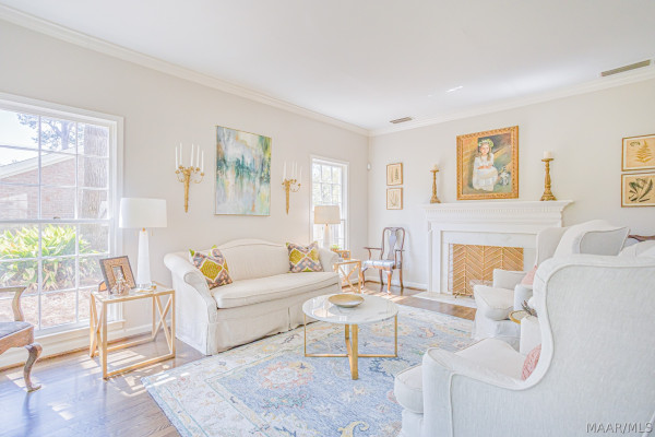 3216 Boxwood Drive