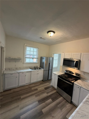 416 EARL Place