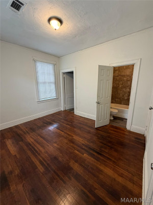 416 EARL Place