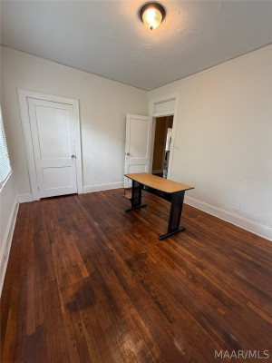 416 EARL Place