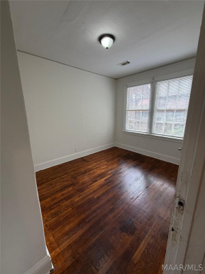 416 EARL Place