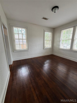 416 EARL Place