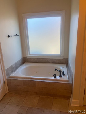 7201 Mid Pines Drive