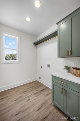 72 Della Drive