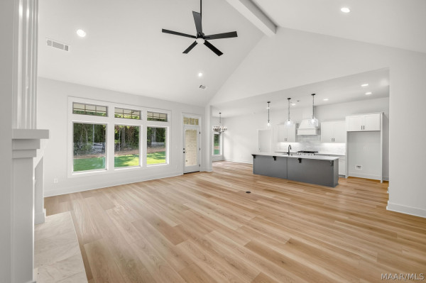 106 Della Drive