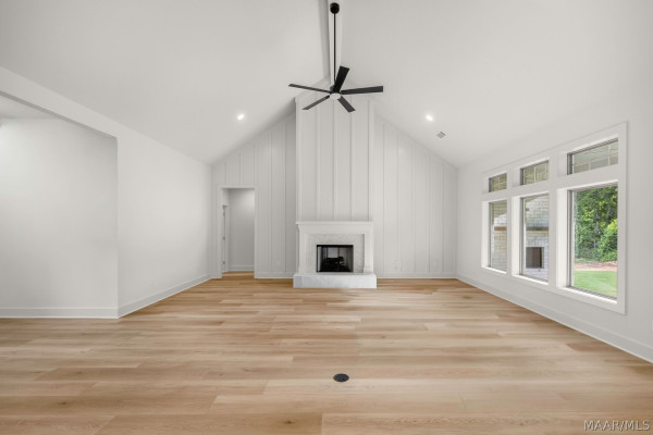 106 Della Drive