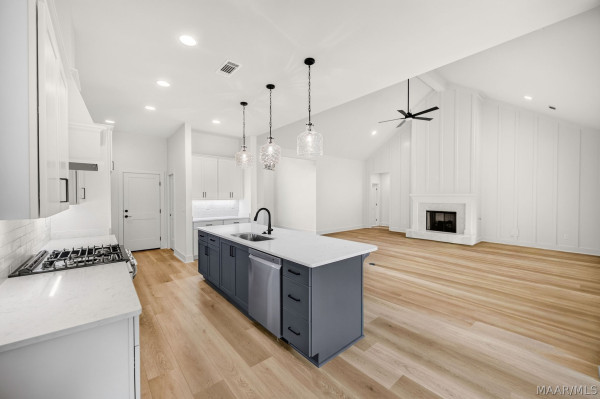106 Della Drive