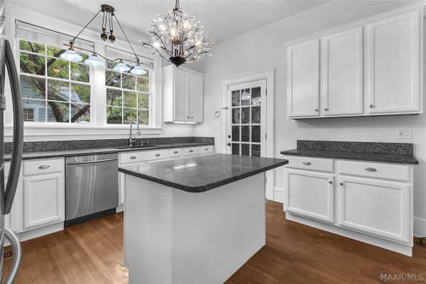 3237 Cloverdale Road