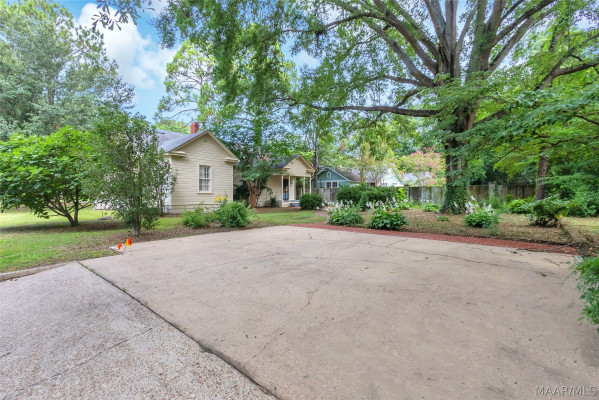 3237 Cloverdale Road