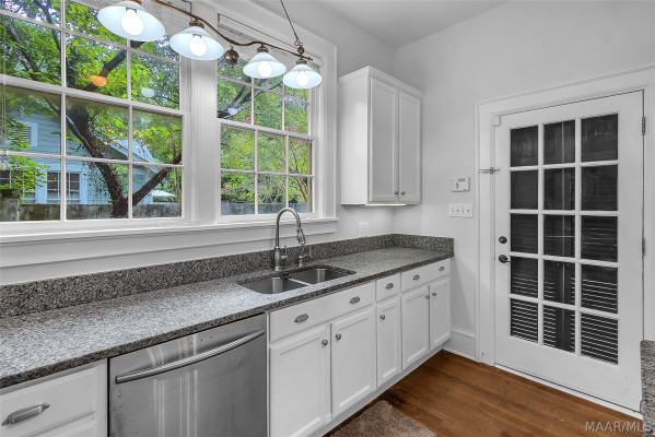 3237 Cloverdale Road