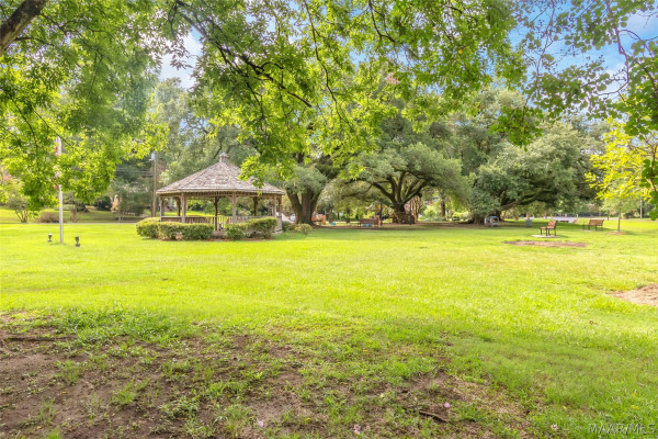 3237 Cloverdale Road