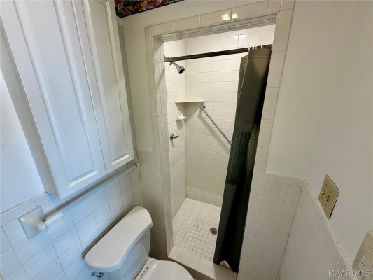 2219 St Charles Avenue