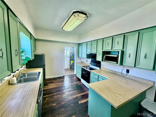 2219 St Charles Avenue