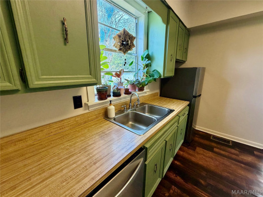 2219 St Charles Avenue