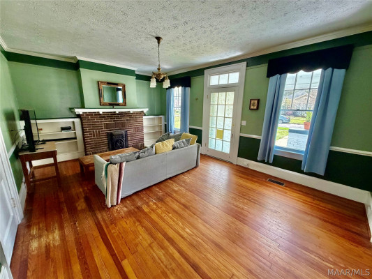 2219 St Charles Avenue