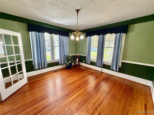 2219 St Charles Avenue