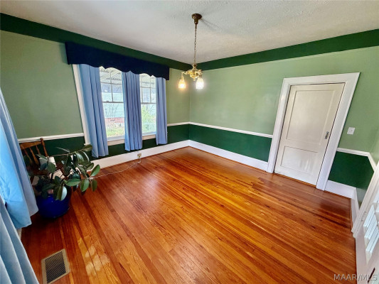 2219 St Charles Avenue