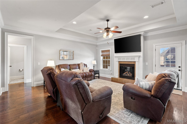 754 Glennbrooke Boulevard