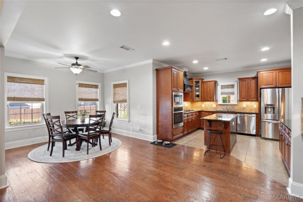 754 Glennbrooke Boulevard