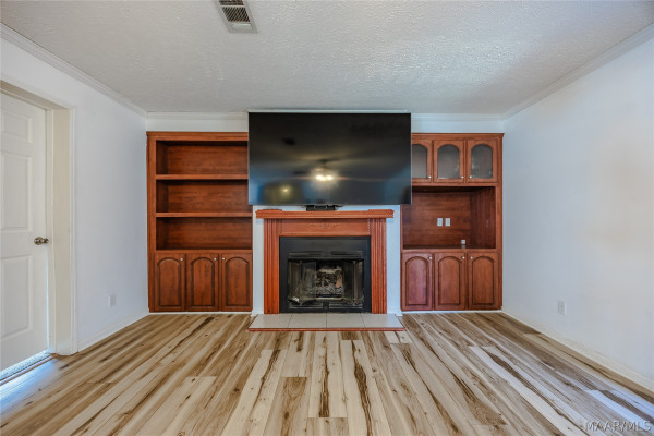 2578 County Road 66 .