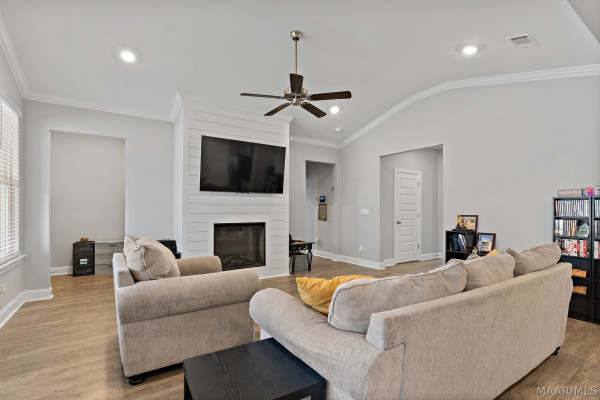1600 Rosemary Park