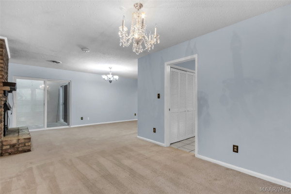 223 W VANDERBILT Loop