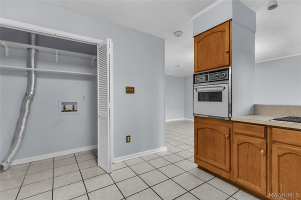 223 W VANDERBILT Loop