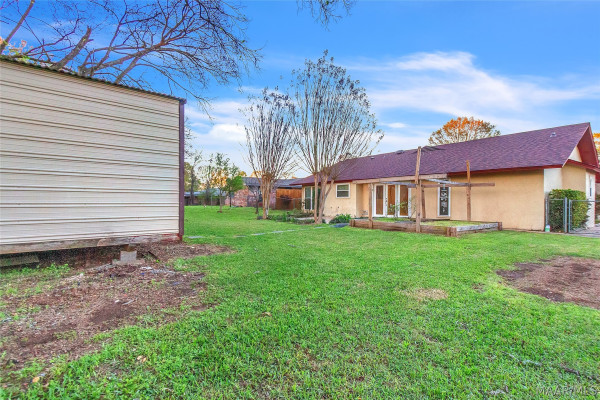 223 W VANDERBILT Loop