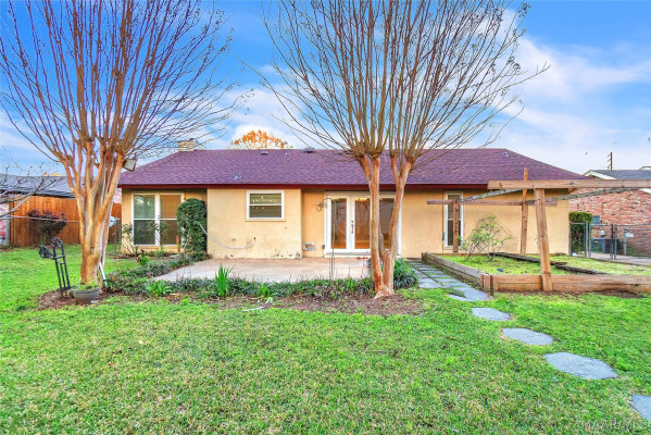 223 W VANDERBILT Loop