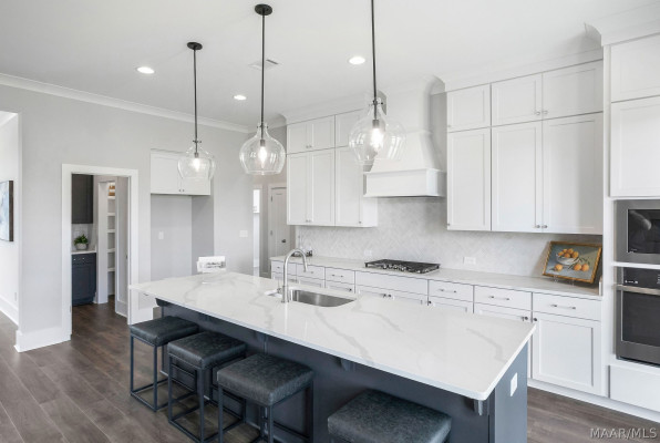 621 King's Meadow Street