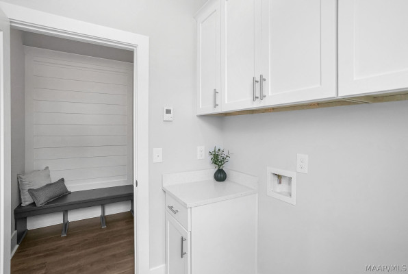 621 King's Meadow Street