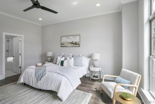 621 King's Meadow Street