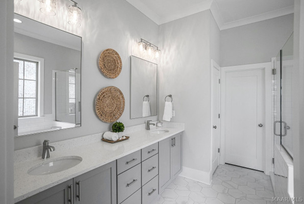 621 King's Meadow Street