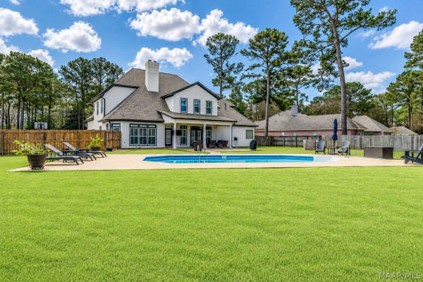 7100 Pinecrest Drive
