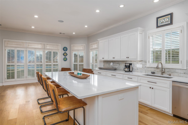 7100 Pinecrest Drive