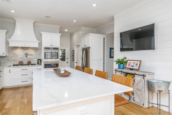 7100 Pinecrest Drive