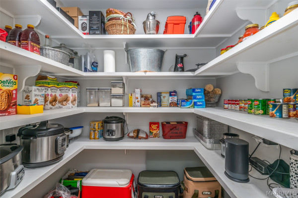 7100 Pinecrest Drive