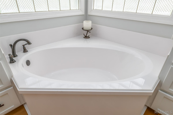 7100 Pinecrest Drive