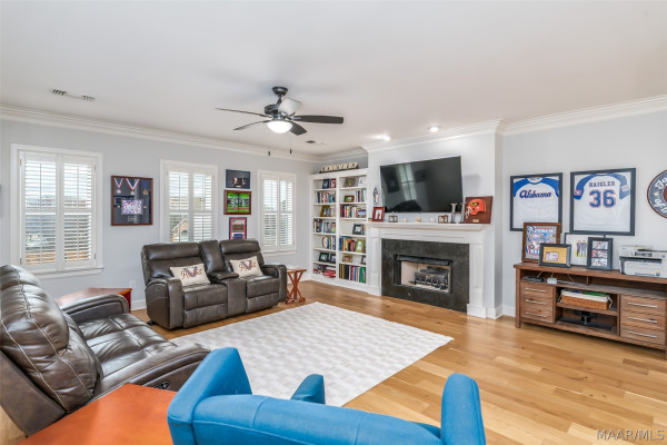 7100 Pinecrest Drive