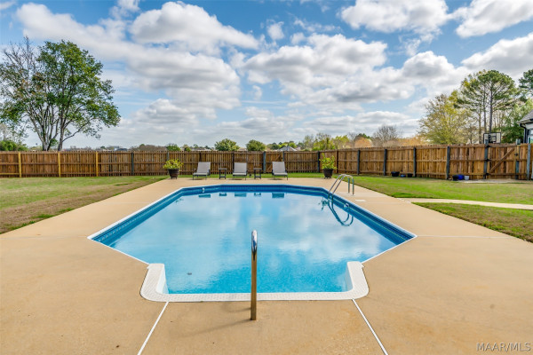 7100 Pinecrest Drive