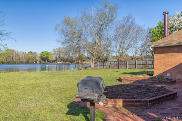 7460 Old Barn Road