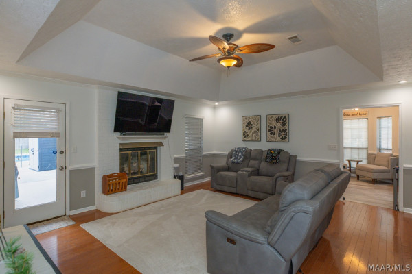 4121 Johnstown Drive