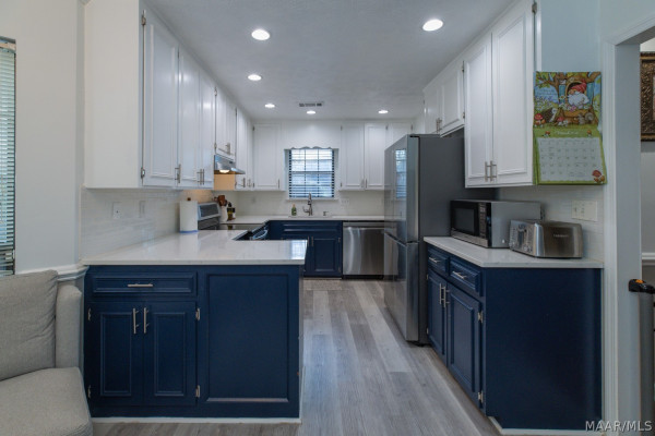 4121 Johnstown Drive