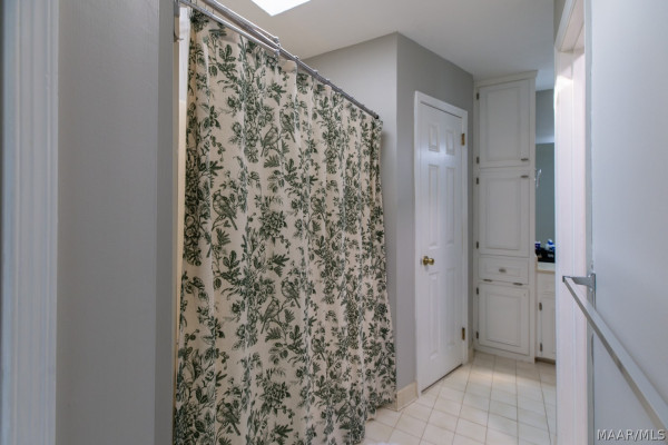 4121 Johnstown Drive